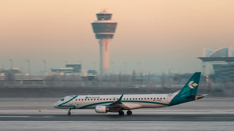 Embraer E195